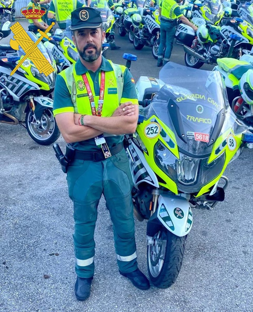El agente del Destacamento de Tráfico de Sarrión (Teruel) asistió al aficionado que sufrió el infarto.