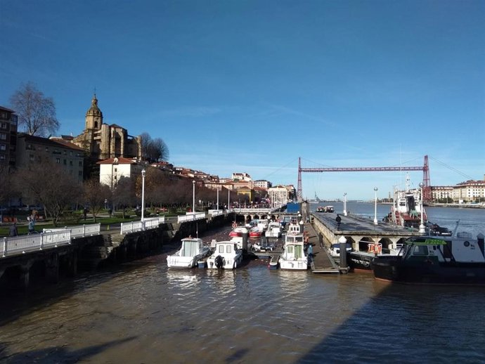 Archivo - Tiempo soleado en Euskadi (archivo)
