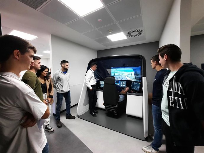 Comienza el primer curso de aspirantes a maquinistas de la Escuela de Conducción de Renfe en Zaragoza