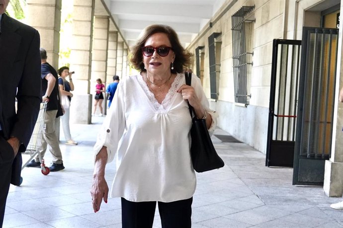 Amparo Rubiales a su llegada a los juzgados del Prado de San Sebastián