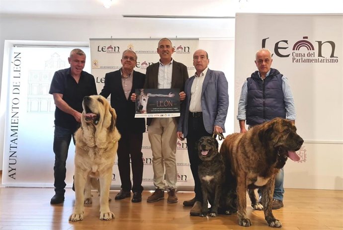 La XXV Exposición Internacional Canina de León ha sido presentada con la presencia de dos ejemplares de perro mastín leonés, Nonia y Quintero, junto con un ejemplar de carea, Tejo.