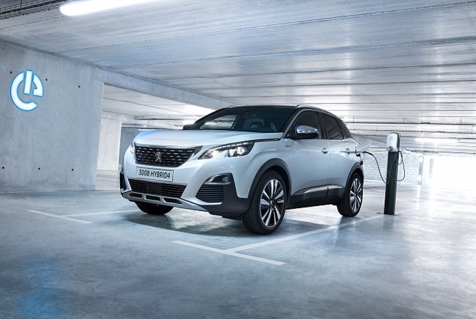 Archivo - Peugeot 3008 Hybrid4