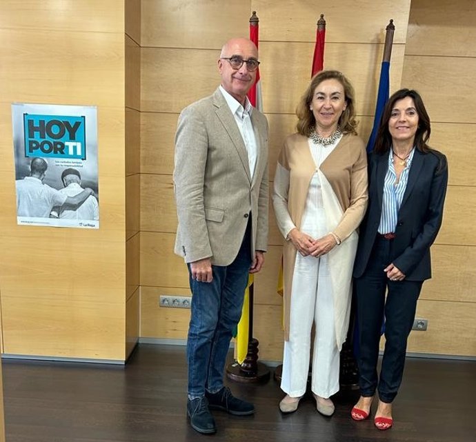 Salud se reúne con ANDE para impulsar el papel innovador de la enfermería en la gestión sanitaria y sociosanitaria