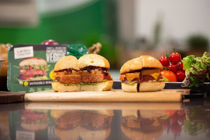 Archivo - 'Incredible Burger', hamburguesa 100% vegetal cruda, de la gama 'Garden Gourmet' de Nestlé