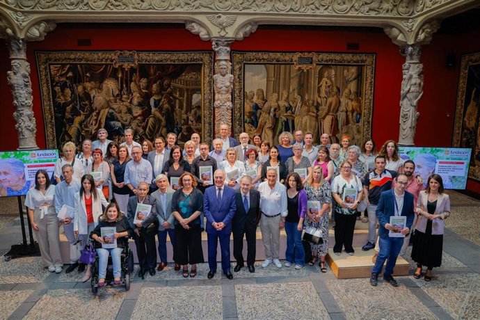 Foto de familia tras la entrega de convenios de Fundación Ibercaja y Fundación CAI.