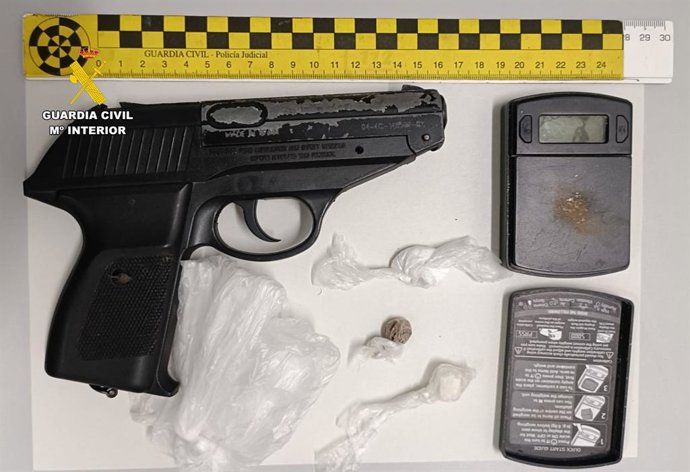 Pistola de aire comprimido.