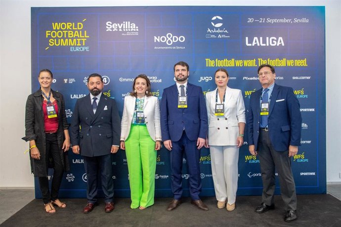 Autoridades presentes en la inauguración del World Football Summit Europe en FIbes.