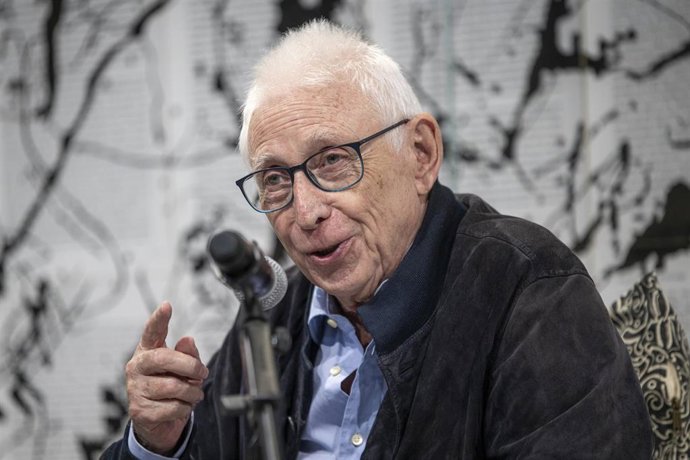 El cantautor valenciano Raimon durante la presentación de "Personal i transferible, a 20 de septiembre de 2023, en Barcelona