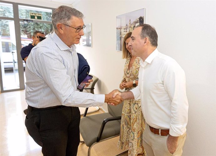 Reunión entre el diputado de Emergencias, Francisco Cano, con el presidente de la Confederación Hidrográfica del Segura (CHS), Mario Urrea, celebrada este miércoles.