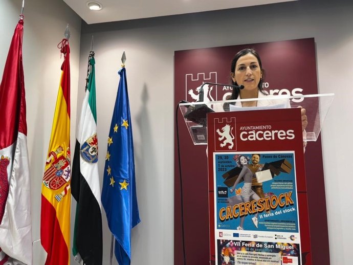 La concejala de Festejos de Cáceres, Soledad Carrasco, en una rueda de prensa