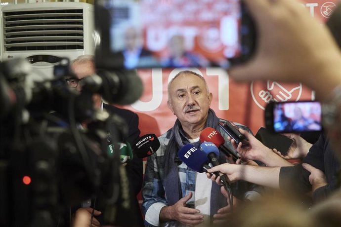 Archivo - El secretario general de Unión General de los Trabajadores (UGT), Pepe Álvarez, en declaraciones a los medios