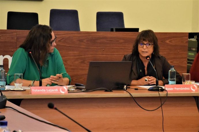 La presidenta de la Capsis de Foment del Treball, Roser Fernández, y la directora del Pacto Nacional de Salud, Yolanda Lejardi.
