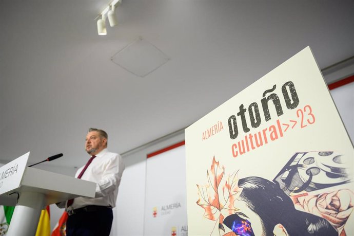 El concejal de Cultura del Ayuntamiento de Almería, Diego Cruz, presenta la programación cultural de otoño.