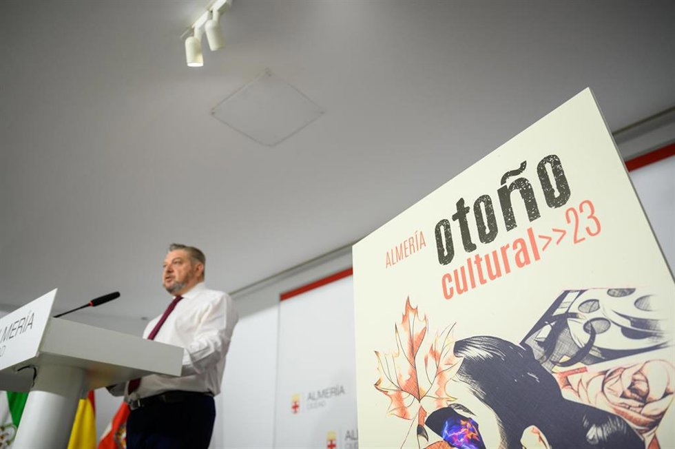 El concejal de Cultura del Ayuntamiento de Almería, Diego Cruz, presenta la programación cultural de otoño.