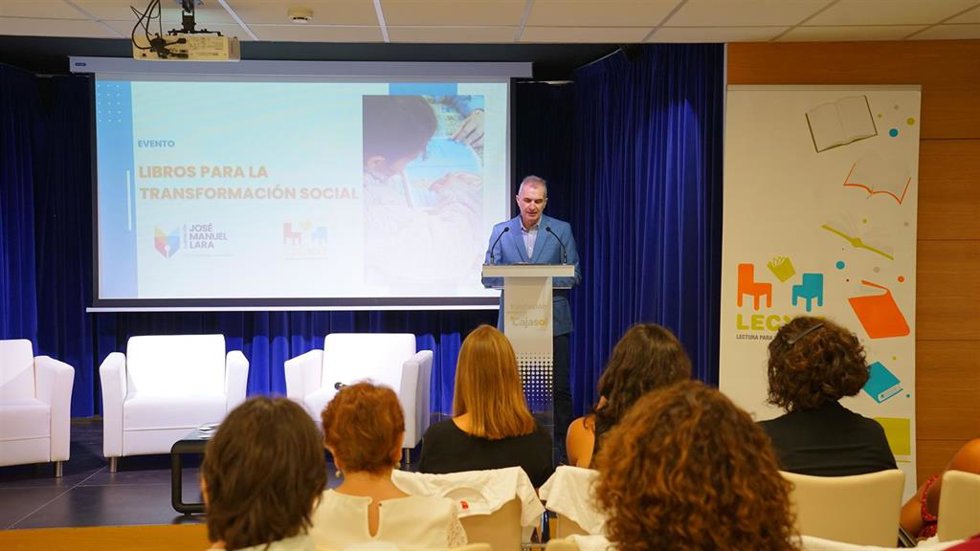 El concejal de Participación Ciudadana del Ayuntamiento de Huelva, Manuel Jesús Soriano Pinzón, durante el evento 'Libros para transformación social' de la Fundación José Manuel Lara.