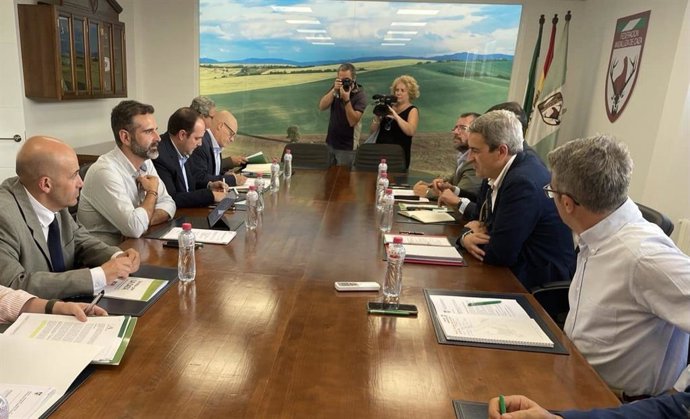 Reunión entre Junta y la Federación Andaluza de Caza.