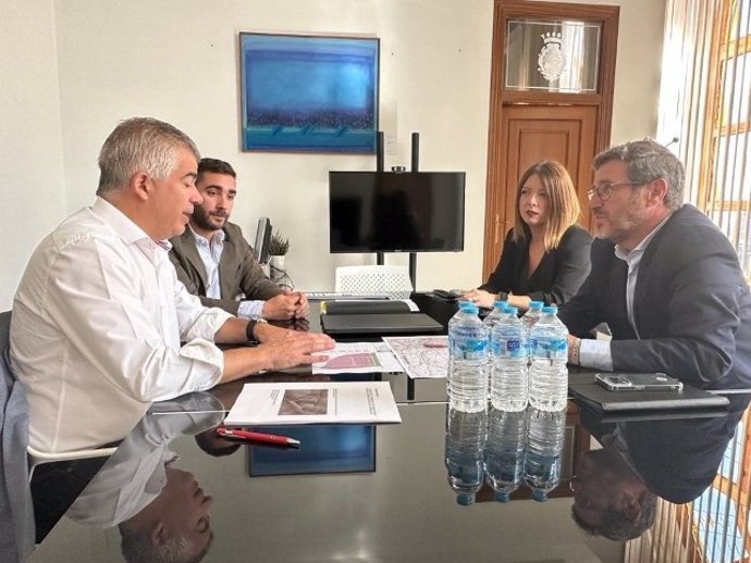 Reunión entre el alcalde de Martos y el delegado de Fomento