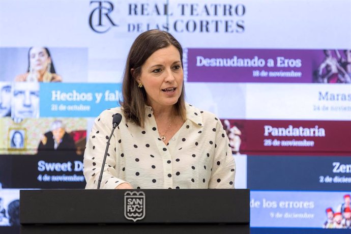La alcaldesa de San Fernando, Patricia Cavada, presenta la programación de otoño del Teatro de las Cortes