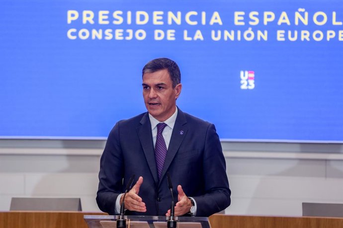 El presidente del Gobierno en funciones, Pedro Sánchez, presenta la propuesta estratégica de la Presidencia española de la UE, en la sede de la Confederación Española de Organizaciones Empresariales (CEOE), a 15 de septiembre de 2023, en Madrid (España)
