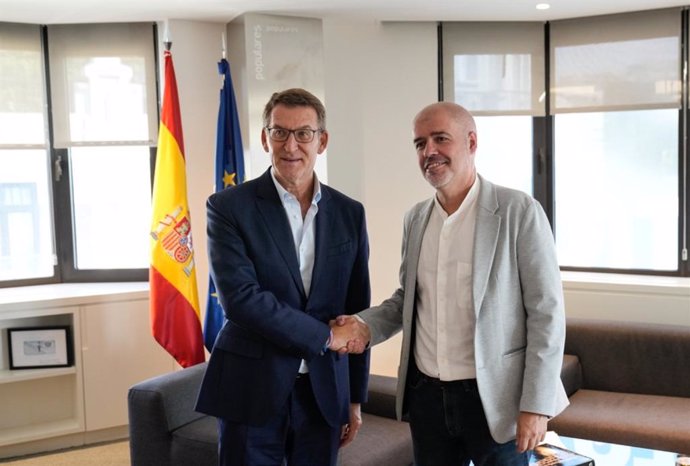 El líder del PP, Alberto Núñez Feijóo, se ha reunido con el secretario general de CC.OO. , Unai Sordo, en su ronda de contactos para la investidura.