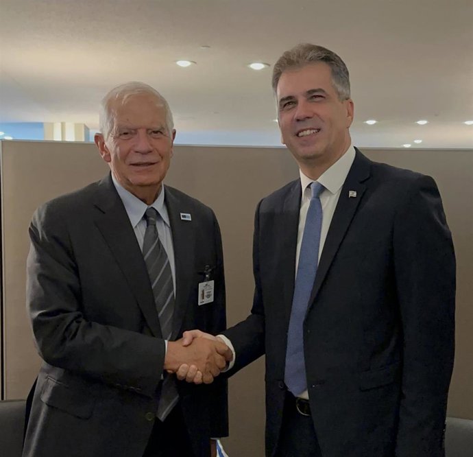 El Alto Representante de la Unión Europea, Josep Borrell (izquierda), y el ministro de Exteriores de Israel (derecha)