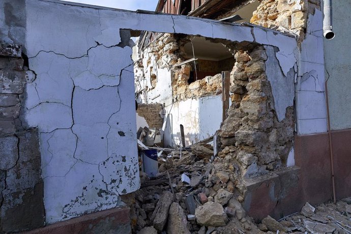Archivo - January 10, 2023, Kherson, Ukraine: The entrance to the twins' house destroyed by a Russian missile. Aleksei, 62, and his twin brother Sergei were hit by a Russian missile at their home tonight..Aleksei, who was sitting in the living room, was