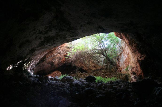 Entrada a la cueva de los Mármoles.