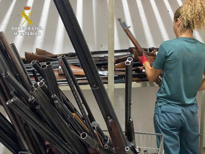 La Guardia Civil destruye más de 1000 armas depositadas en las Intervenciones de Armas y Explosivos de Las Palmas