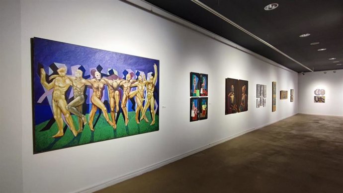 El Museo de Nerja rinde homenaje al pintor Carlos Álvarez con la muestra formada por 60 de sus obras