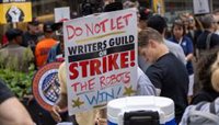 Guionistas y estudios, más cerca del acuerdo que pondría fin a la huelga de escritores en Hollywood