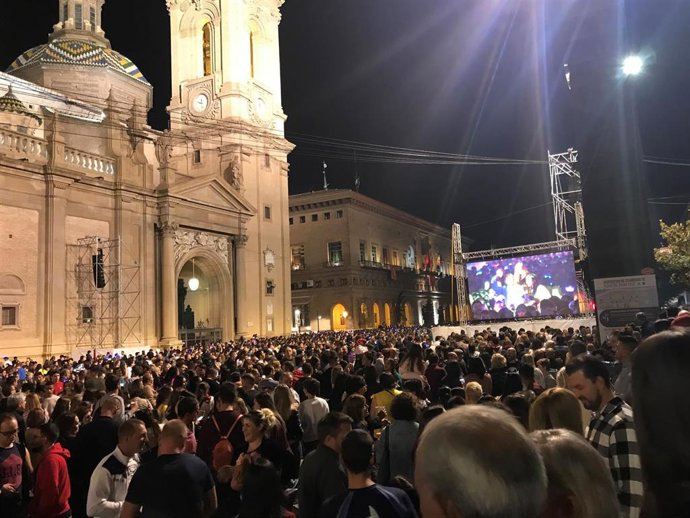 Archivo - Multitudinario concierto en la plaza del Pilar en las fiestas