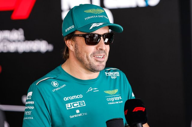 El piloto español Fernando ALonso (Aston Martin).