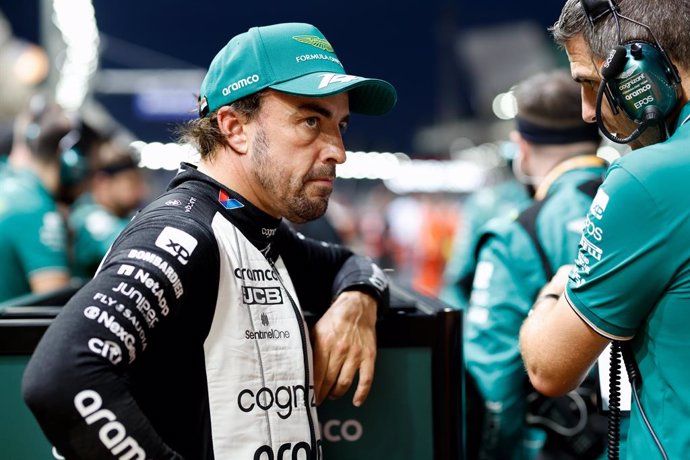 ALONSO Fernando (spa), Aston Martin F1 Team AMR23, portrait during the 2023 Formula 1 Singapore Airlines Singapore Grand Prix, 15th round of the 2023 Formula One World Championship from September 15 to 17, 2023 on the Marina Bay Street Circuit, in Singapo