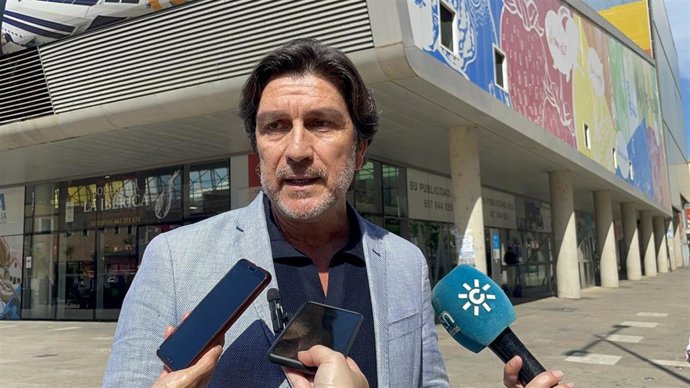 Archivo - El portavoz del PSOE de Huelva y parlamentario andaluz, Enrique Gaviño, en una imagen de archivo.