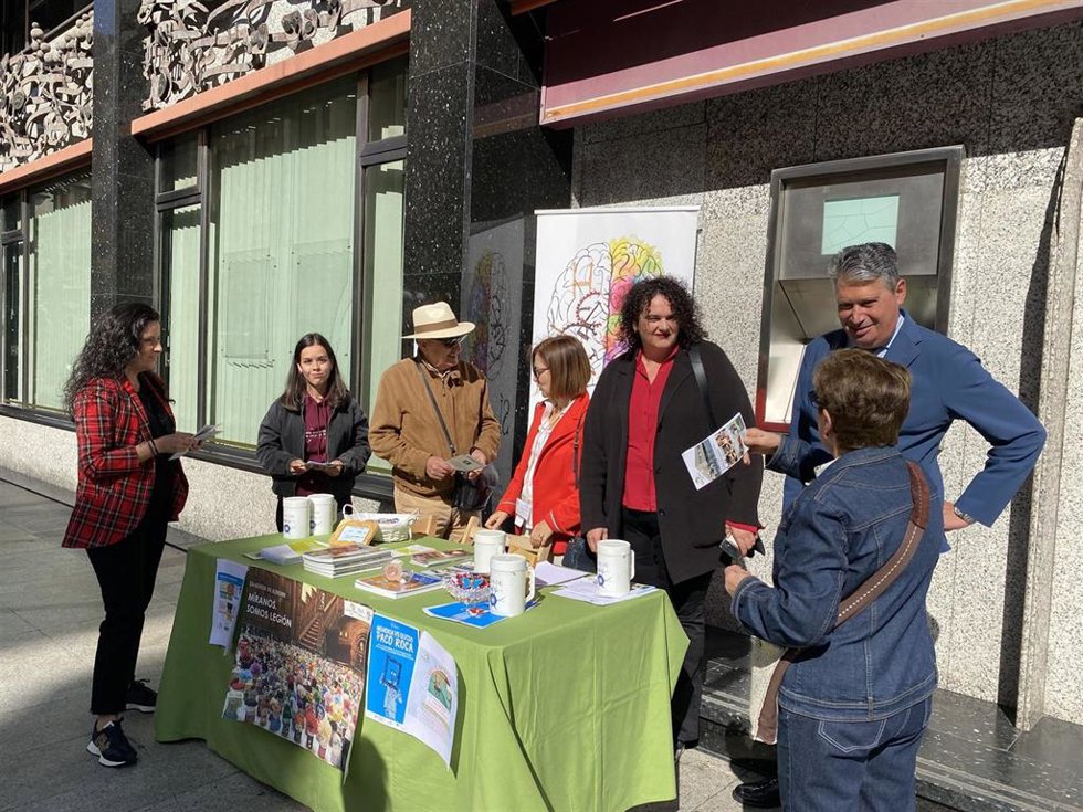 Alzheimer León conmemora el Dia Mundial de la enfermedad con mesas informativas y otras actividades