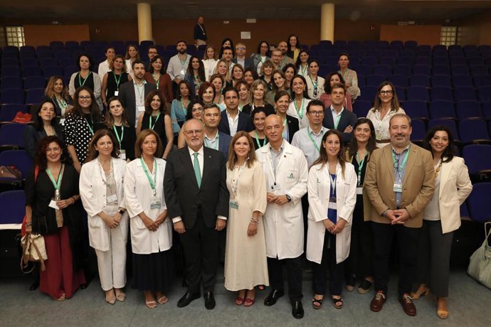 Autoriddades y participantes en las II jornadas nacionales de comunicación sanitaria bajo el lema 'Innovación y casos de éxito'.