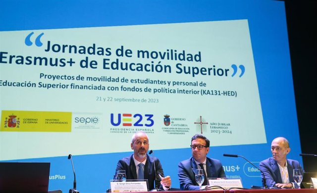 El consejero de Educación, FP y Universidades, Sergio Silva, inaugura las jornadas de Movilidad Erasmus+ de Educación Superior.