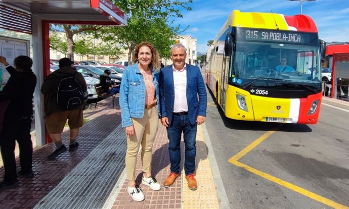 El portavoz de MÉS per Mallorca en el Consell de Mallorca, Jaume Alzamora, y la consellera Catalina Inés Perell.