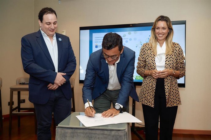 Canarias presenta su candidatura para formar parte de la red europea de rutas ciclistas EuroVelo