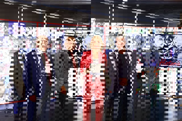 La haltera Lydia Valentín junto a los los presidentes del COE, Alejandro Blanco, del CSD, Víctor Francos, y de la RFEH, Constantino Iglesias.