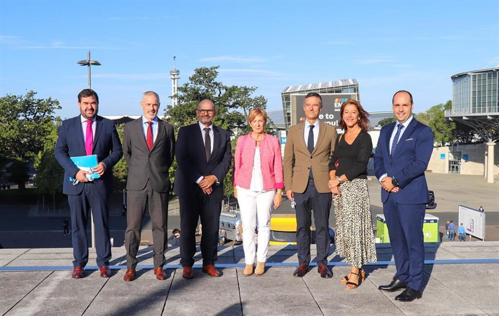 La consejera de Desarrollo Económico, Arantxa Tapia, en la feria EMO 2023 de Hannover