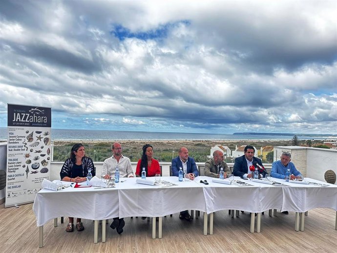 El delegado territorial de Turismo Cultura y Deporte de la Junta de Andalucía en Cádiz, Jorge Vázquez Calderón, en la presentación del Festival JAZZahara, en Zahara de los Atunes.