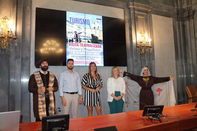 El Ayuntamiento de Gelves (Sevilla) ha presentado en la Casa de la Provincia la visita teatralizada 'Gelves y Magallanes'.