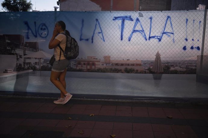 Archivo - Una pintada con el lema 'No a la Tala' en un calle 