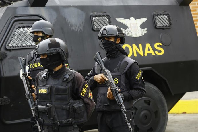 Archivo - April 7, 2022, Valencia, Carabobo, Venezuela: April 07, 2022. Members of the security corps CONAS (national anti extortion and kidnapping command) during the beginning of the security operation Easter Week 2022, which took place in the north B