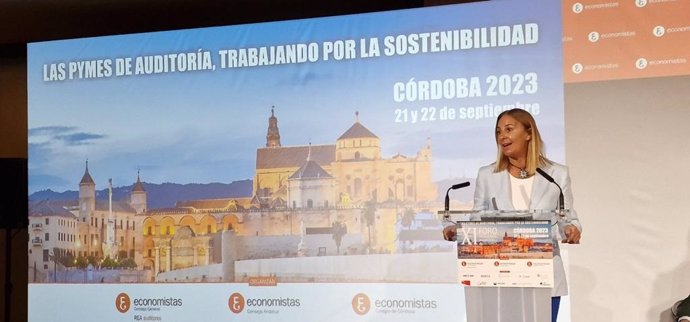 La viceconsejera de Economía, Hacienda y Fondos Europeos de la Junta de Andalucía, Amelia Martínez, en el XI Foro de Pequeños Despachos de Auditores.