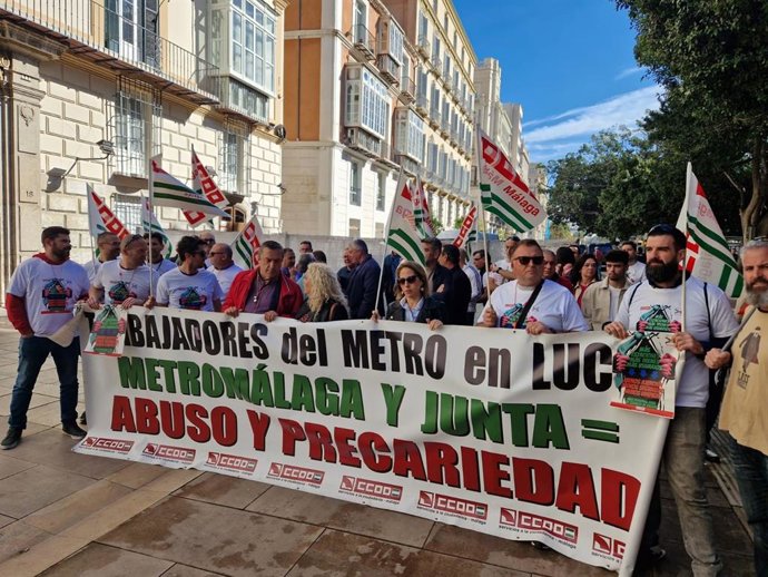 Archivo - Imagen de archivo de una movilización de los trabajadores de Metro de Málaga.
