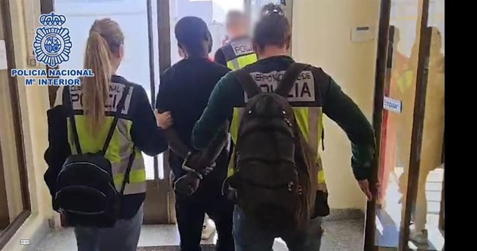 Desarticulada una red criminal que cedía tarjetas de identidad de extranjeros para acceder al mercado laboral con 17 arrestados