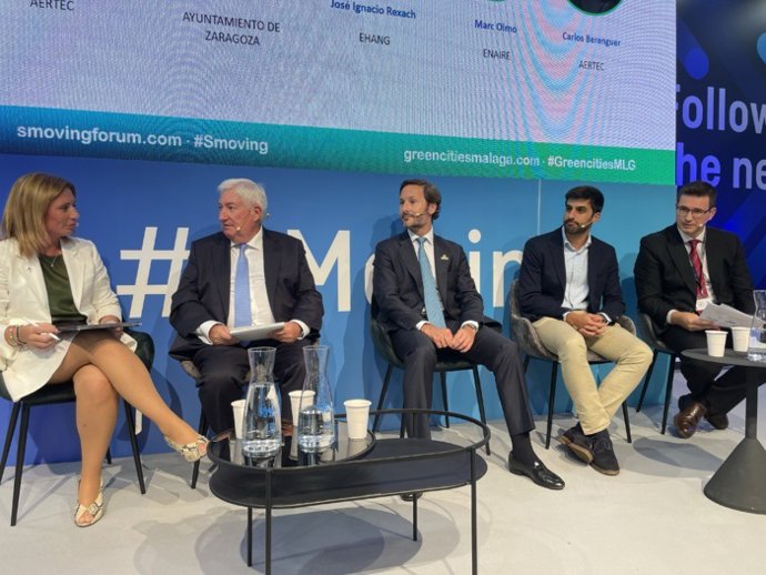 Integrantes de la mesa redonda sobre AAM en SMOVING 2023.