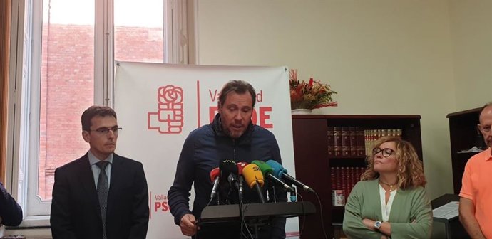 El presidente del Grupo Municipal Socialista en el Ayuntamiento de Valladolid, Óscar Puente, durante una rueda de prensa celebrada este viernes